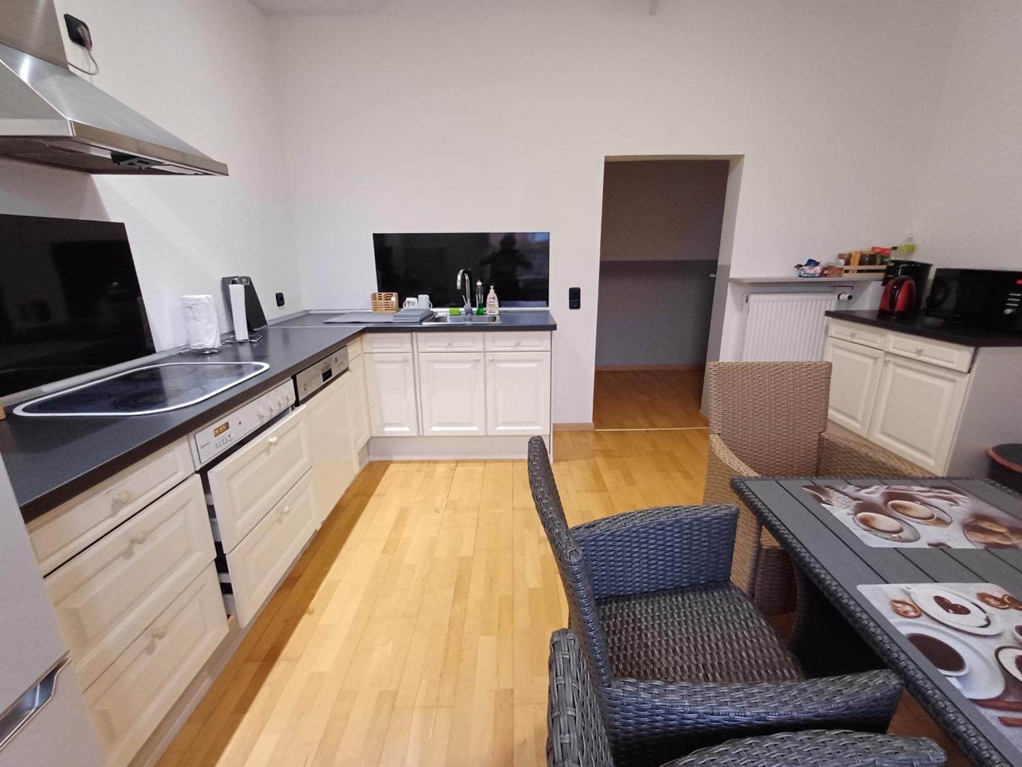 Doppelzimmer, Tv- Bad, Kuehlschrank- Parkplatz-17 Meine Exterior photo